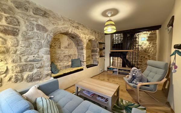 Maison à vendre    2 pièces •  Joyeuse