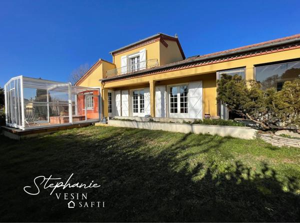 Spacieuse, lumineuse, confortable et bien située !