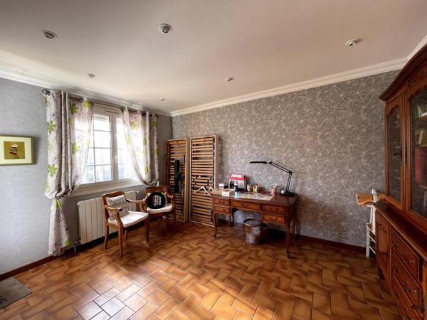 Spacieuse, lumineuse, confortable et bien située !