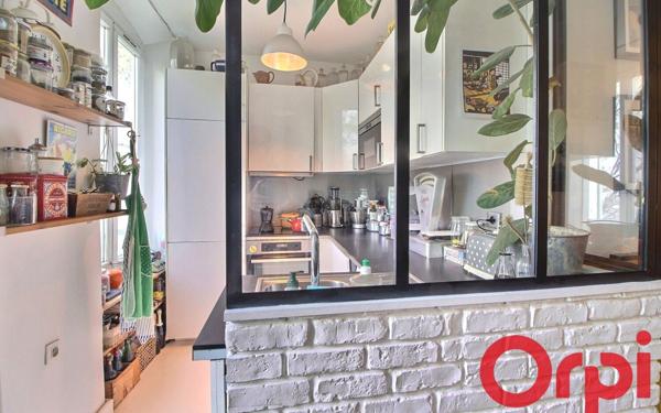 Appartement à vendre    3 pièces • 65,55 m2 Marseille 1