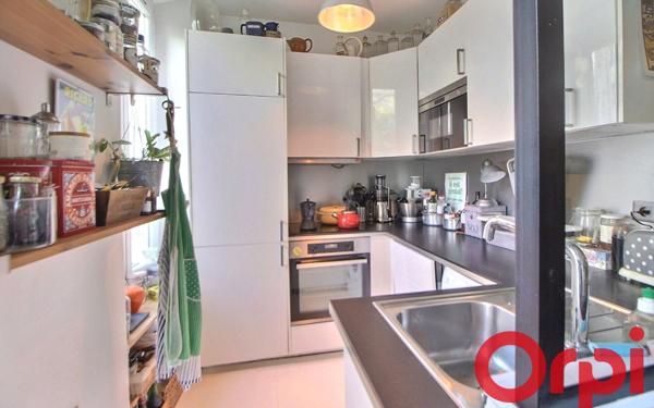 Appartement à vendre    3 pièces • 65,55 m2 Marseille 1