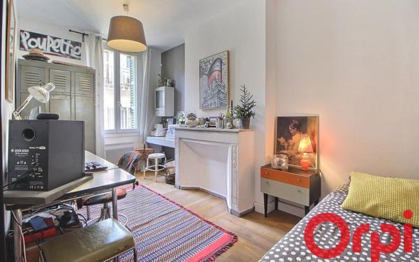 Appartement à vendre    3 pièces • 65,55 m2 Marseille 1