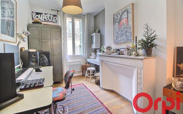 Appartement à vendre    3 pièces • 65,55 m2 Marseille 1
