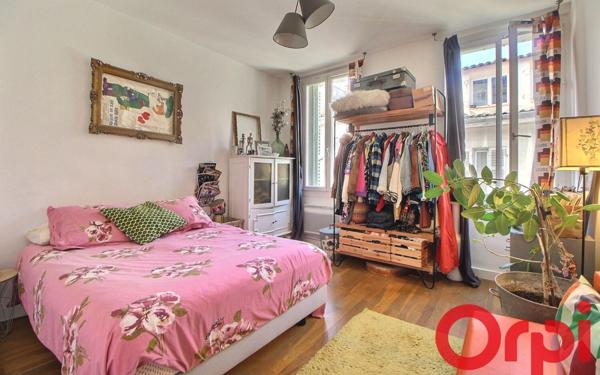 Appartement à vendre    3 pièces • 65,55 m2 Marseille 1