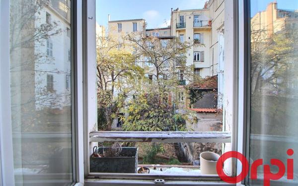 Appartement à vendre    3 pièces • 65,55 m2 Marseille 1