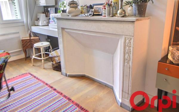 Appartement à vendre    3 pièces • 65,55 m2 Marseille 1