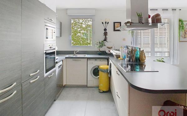 Appartement à vendre    3 pièces • 77,69 m2 Issy-les-Moulineaux