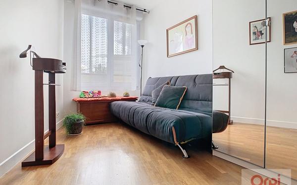 Appartement à vendre    3 pièces • 77,69 m2 Issy-les-Moulineaux