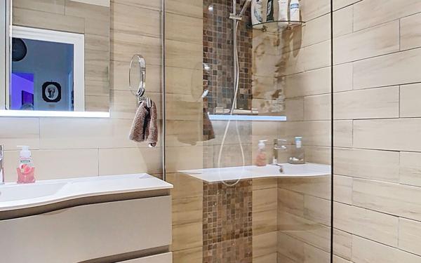 Appartement à vendre    3 pièces • 77,69 m2 Issy-les-Moulineaux