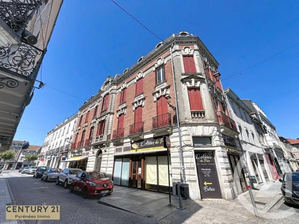 Immeuble à vendre  560,70 m 2   ST GAUDENS  - 31