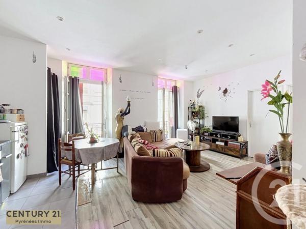 Immeuble à vendre  560,70 m 2   ST GAUDENS  - 31