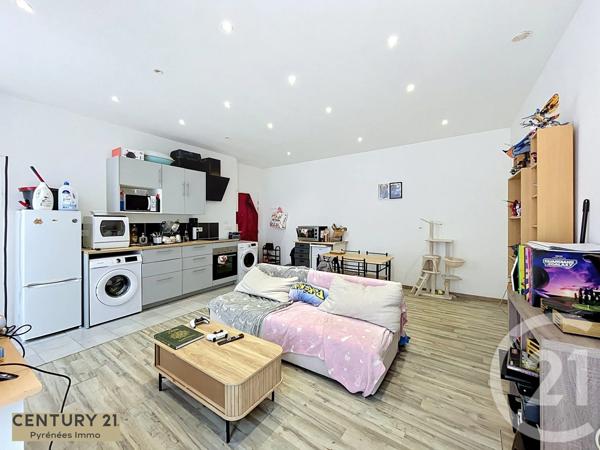 Immeuble à vendre  560,70 m 2   ST GAUDENS  - 31