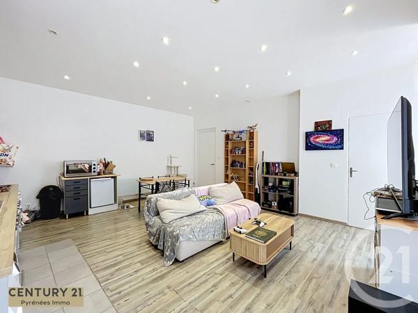 Immeuble à vendre  560,70 m 2   ST GAUDENS  - 31