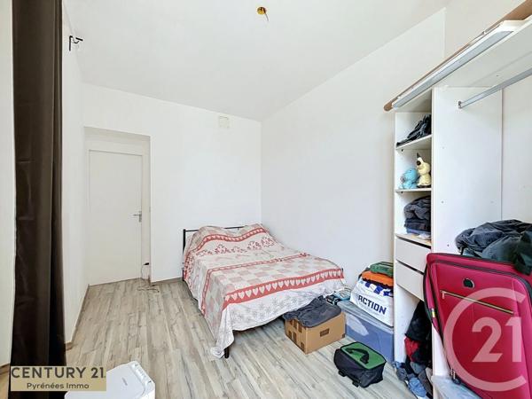 Immeuble à vendre  560,70 m 2   ST GAUDENS  - 31