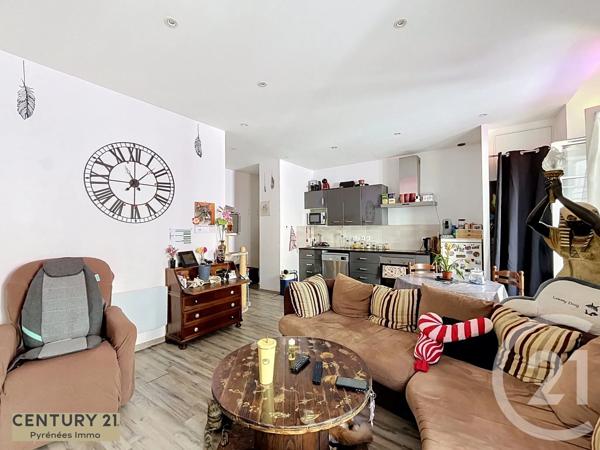 Immeuble à vendre  560,70 m 2   ST GAUDENS  - 31