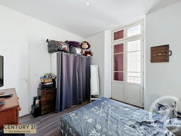 Immeuble à vendre  560,70 m 2   ST GAUDENS  - 31
