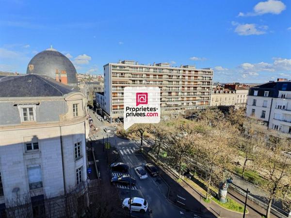 Appartement T5/6 d'env. 106 m2 en dernier étage avec 4 ch. et cave dans secteur prisé sur PERIGUEUX (24000)