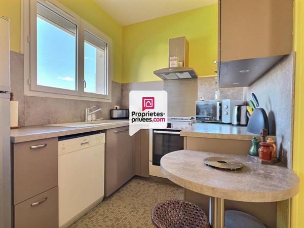 Appartement T5/6 d'env. 106 m2 en dernier étage avec 4 ch. et cave dans secteur prisé sur PERIGUEUX (24000)