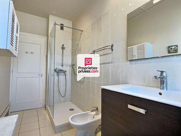Appartement T5/6 d'env. 106 m2 en dernier étage avec 4 ch. et cave dans secteur prisé sur PERIGUEUX (24000)