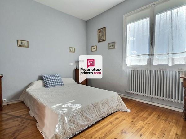 Appartement T5/6 d'env. 106 m2 en dernier étage avec 4 ch. et cave dans secteur prisé sur PERIGUEUX (24000)