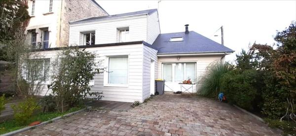 MAISON EQUEURDREVILLE CENTRE 4 CHAMBRES + COUR