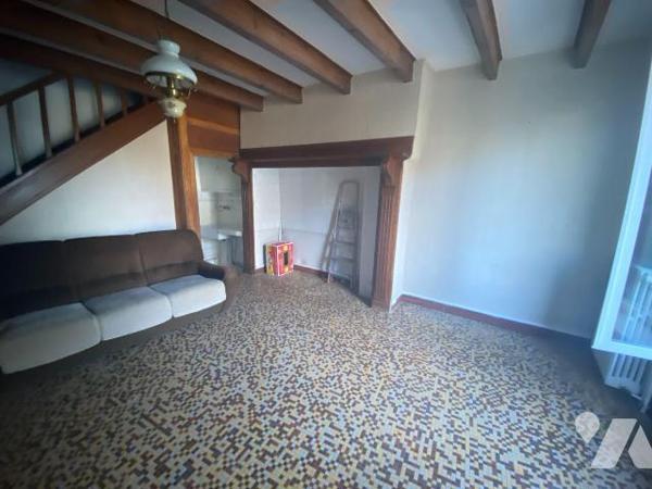 A vendre à Mauriac (CANTAL), à proximité immédiate du centre-ville, des commerces et services, ...