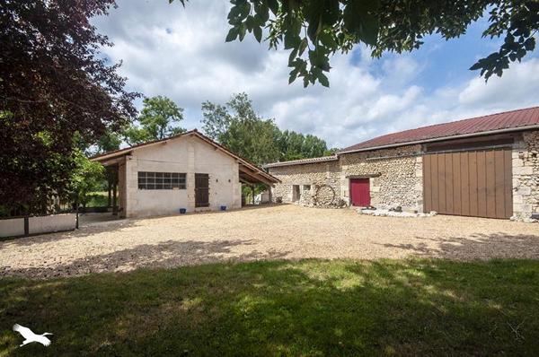 Maison à vendre |  Petit-Bersac |  6 pièces | 161 m²