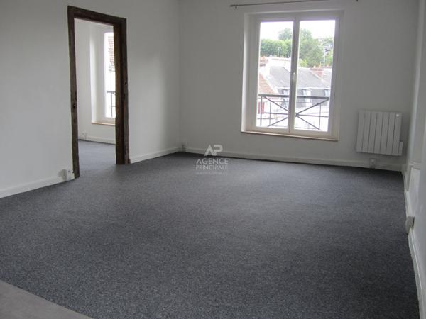 Appartement Pontoise 2 pièce(s) 35.95 m2 139 000 € ** - Ref : 10347