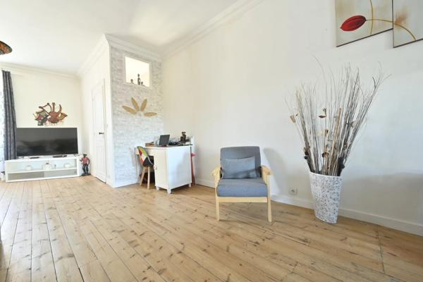 Maison de ville avec Véranda, terrasse, jardin à SAINTES (17)