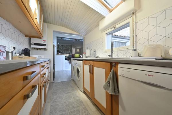 Maison de ville avec Véranda, terrasse, jardin à SAINTES (17)