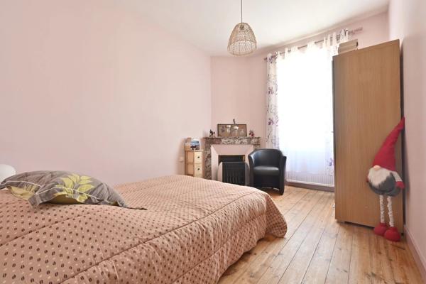 Maison de ville avec Véranda, terrasse, jardin à SAINTES (17)