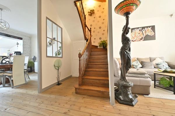 Maison de ville avec Véranda, terrasse, jardin à SAINTES (17)