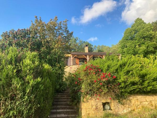 Maison avec piscine à environ 25 km de Sarlat