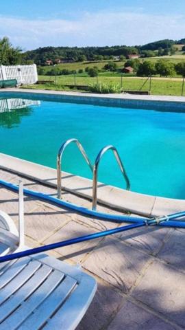 Maison avec piscine à environ 25 km de Sarlat