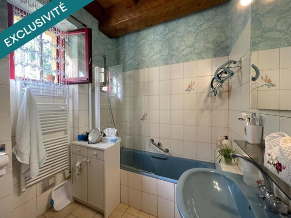 Maison avec piscine à environ 25 km de Sarlat