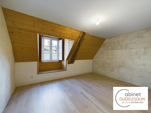 Location appartement 4 pièce(s) 94 m²