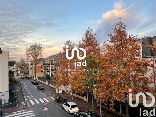 Appartement 2 pièces de 45 m² à Chatou (78400)