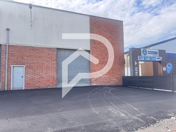 Entrepôt / Local industriel 400 m2