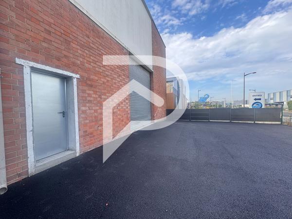 Entrepôt / Local industriel 400 m2