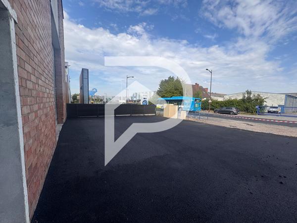 Entrepôt / Local industriel 400 m2