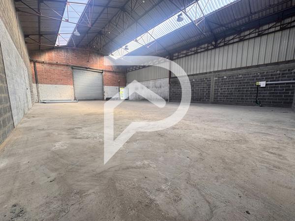 Entrepôt / Local industriel 400 m2