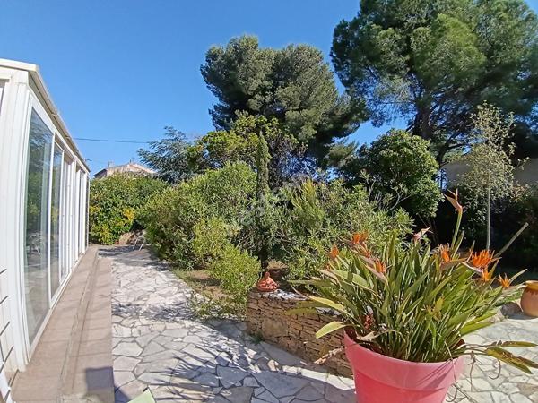 Six-fours le Brusc Maison T6 d'environ 150 m² sur terrain plat de 1503 m²