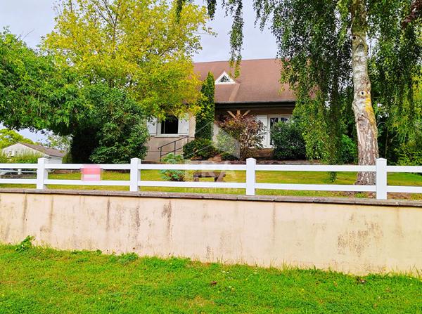 MAISON A VENDRE T5 ? MONDOUBLEAU ? GRADE PAV, 3+1 CHBS, GARAGE, TERRAIN CLOS