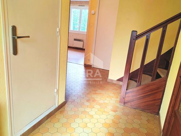 MAISON A VENDRE T5 ? MONDOUBLEAU ? GRADE PAV, 3+1 CHBS, GARAGE, TERRAIN CLOS