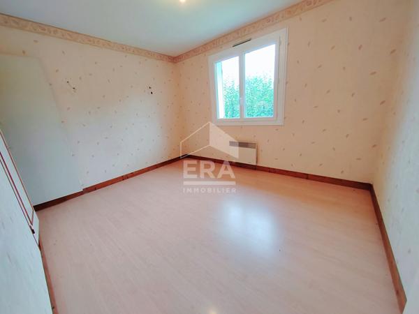 MAISON A VENDRE T5 ? MONDOUBLEAU ? GRADE PAV, 3+1 CHBS, GARAGE, TERRAIN CLOS