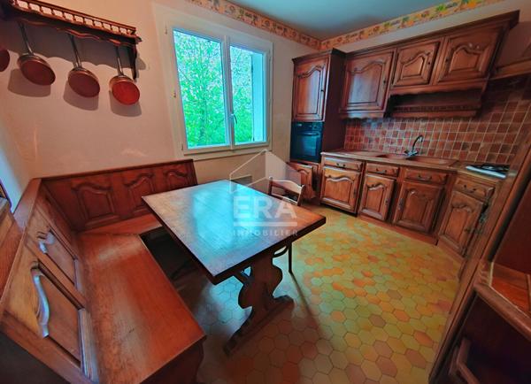 MAISON A VENDRE T5 ? MONDOUBLEAU ? GRADE PAV, 3+1 CHBS, GARAGE, TERRAIN CLOS