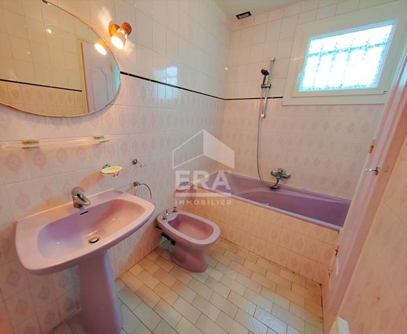 MAISON A VENDRE T5 ? MONDOUBLEAU ? GRADE PAV, 3+1 CHBS, GARAGE, TERRAIN CLOS