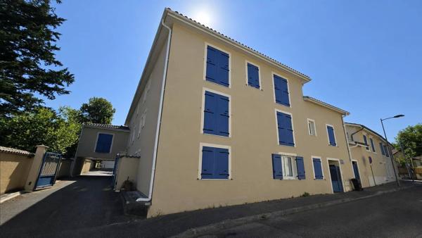 Studio de 27,60 m² - parking en sous-sol - Secteur Eglise