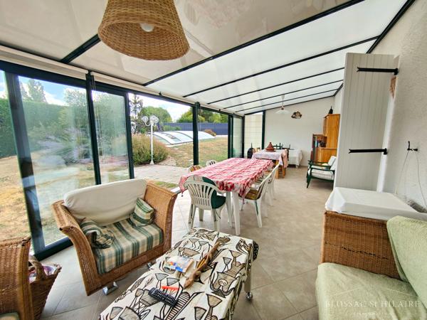 Maison 5 pièces de 187m² sur parcelle de 2065m² avec piscine, garages et boulodrome