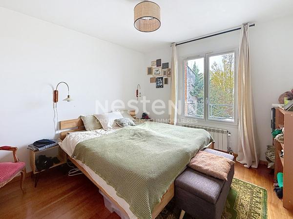 Maison familiale individuelle avec type 5 pièces avec 4 chambres Véranda et garage-- 69500 BRON